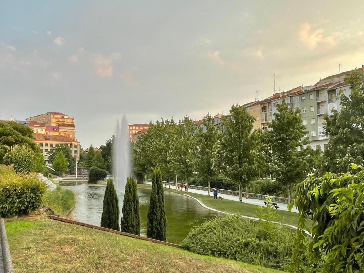 Estudio Centrico 1 Con Terraza Y Parking Privado Ourense Eksteriør bilde